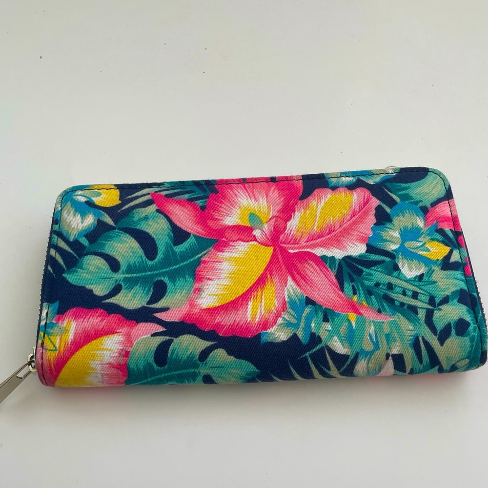 Hawaiian print wallet